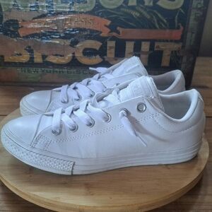 Converse Sneakers, Junior Size 5, Unisex, White Leather Basketball Shoes